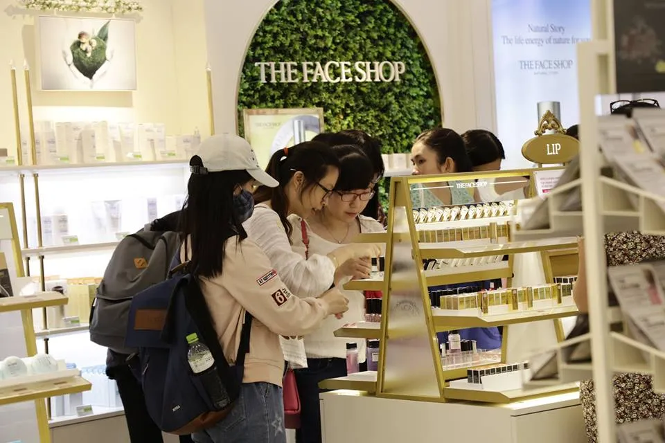 kinh-nghiem-mo-cua-hang-my-pham-xach-tay-2